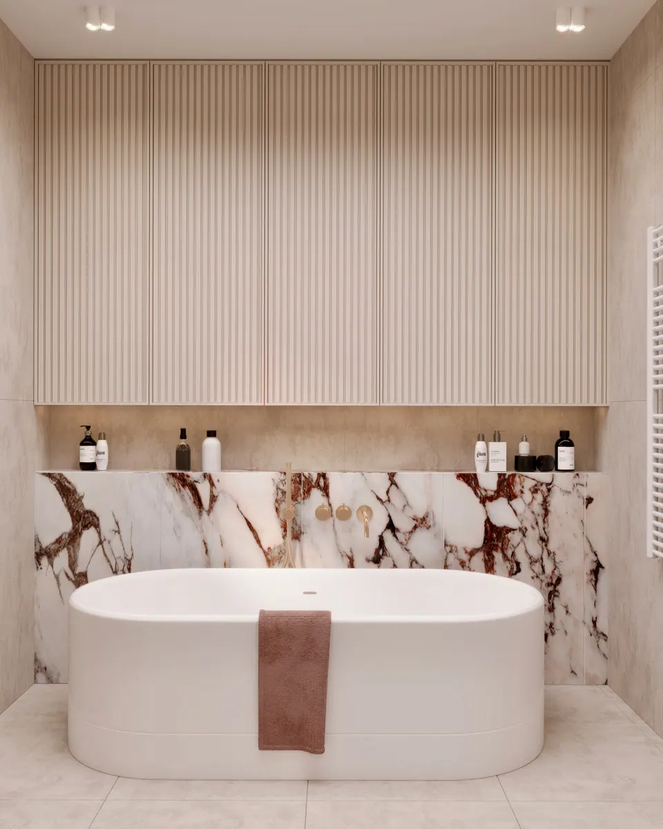 Modernes Bad zum Hauptschlafzimmer, Interieur eines Hauses, Bratislava, Slowakei
