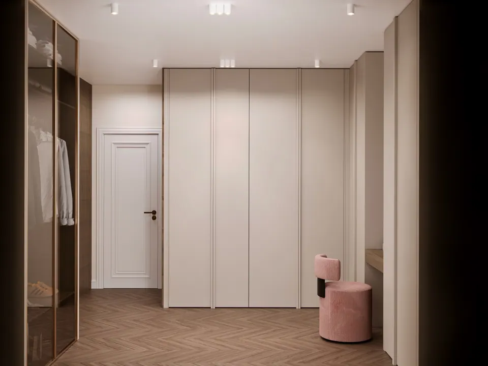 Stauraumsystem im Schrankraum, Interieur eines Hauses, Bratislava, Slowakei