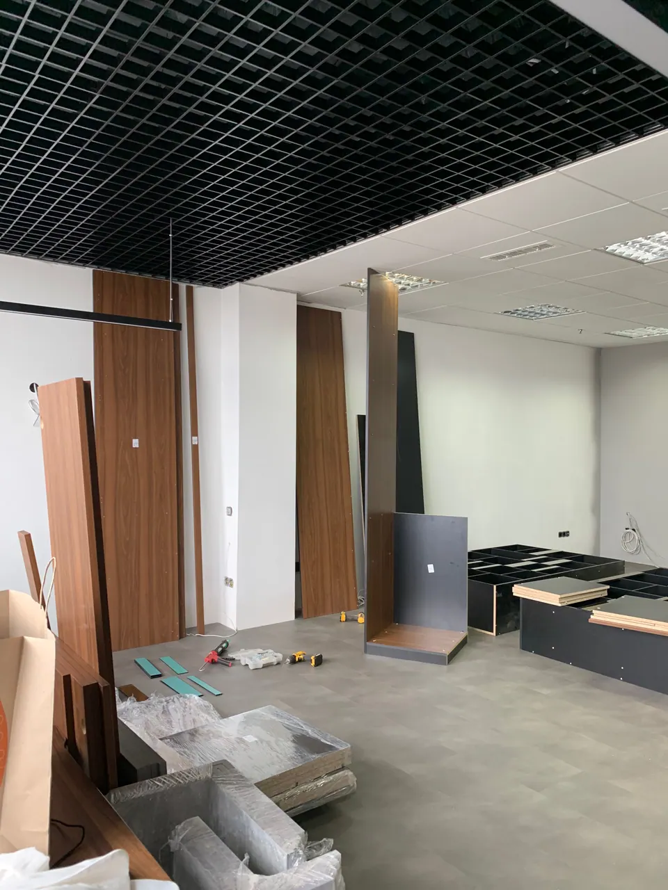 дизайнер інтер’єру офісних приміщень і комерційних зон познань